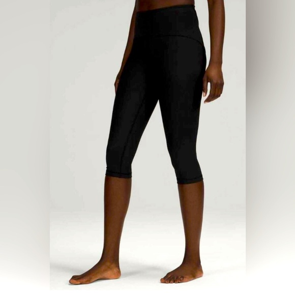 BNWT Lululemon Ribbed HR Crop - Picture 1 of 5